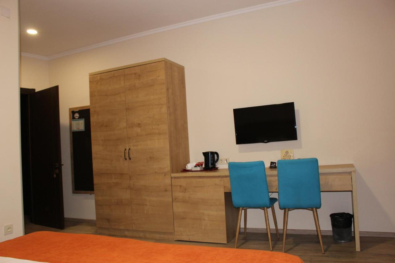 Boutique Hotel 32 Batumi Kültér fotó