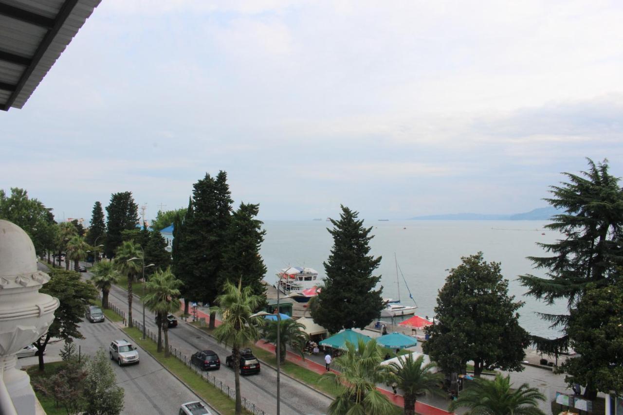 Boutique Hotel 32 Batumi Kültér fotó