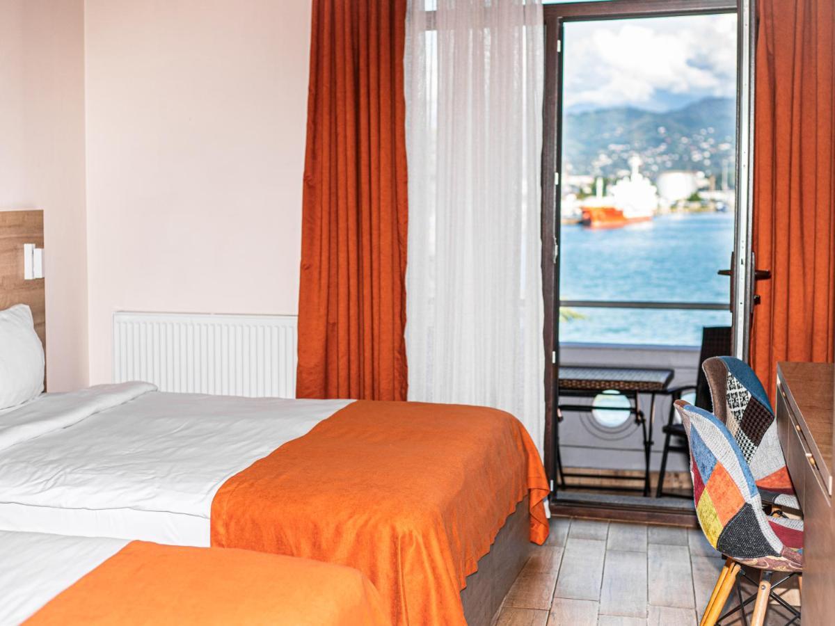 Boutique Hotel 32 Batumi Kültér fotó