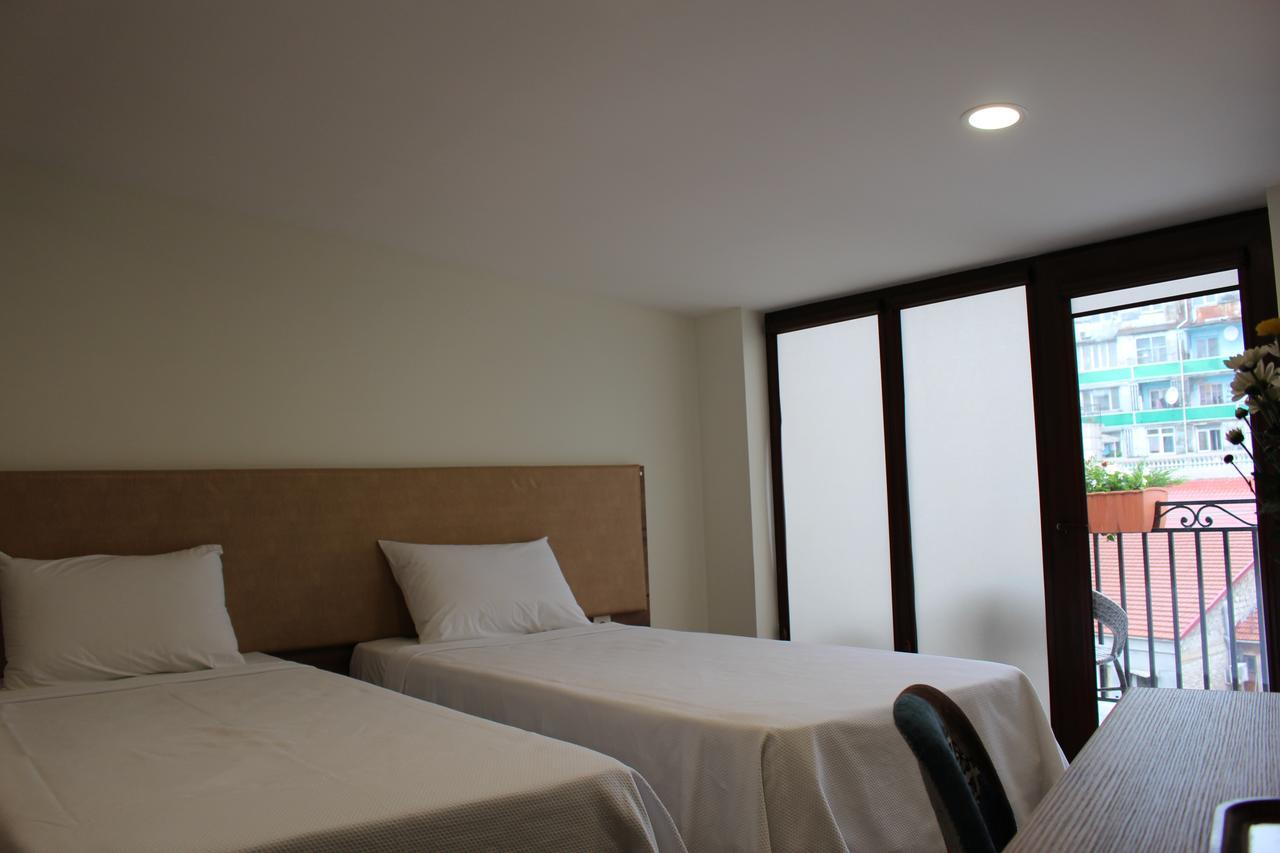 Boutique Hotel 32 Batumi Kültér fotó