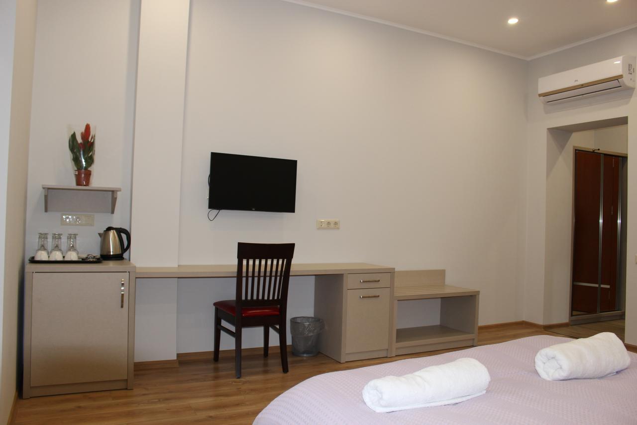 Boutique Hotel 32 Batumi Kültér fotó