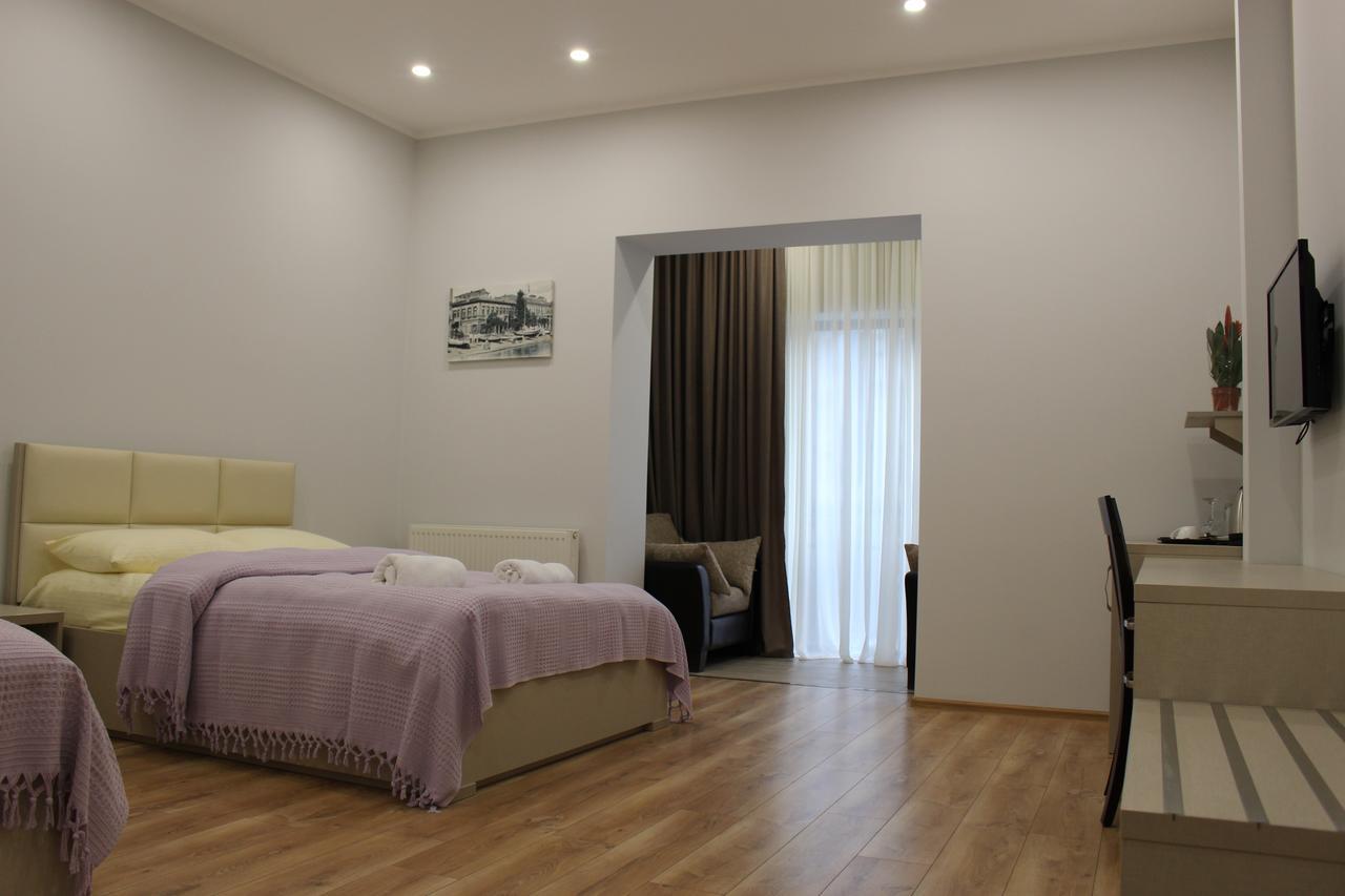 Boutique Hotel 32 Batumi Kültér fotó