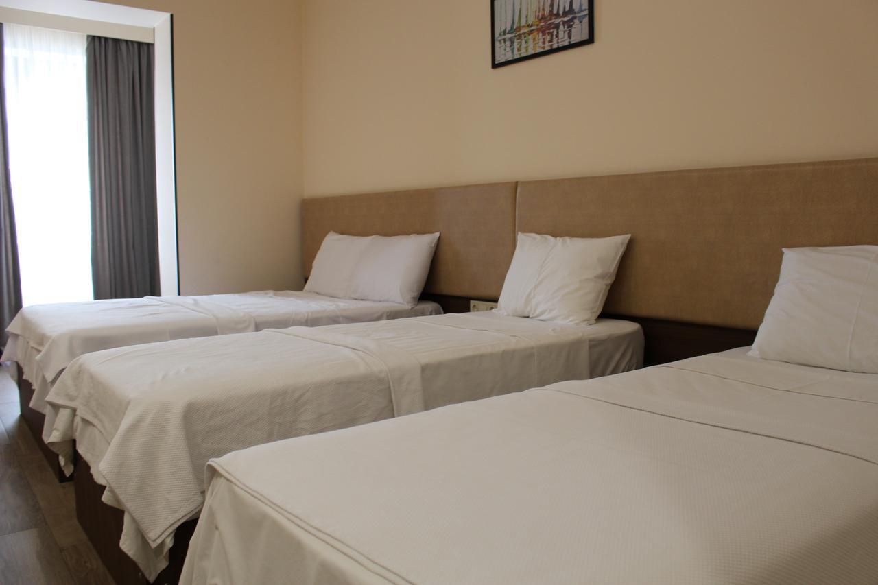 Boutique Hotel 32 Batumi Kültér fotó